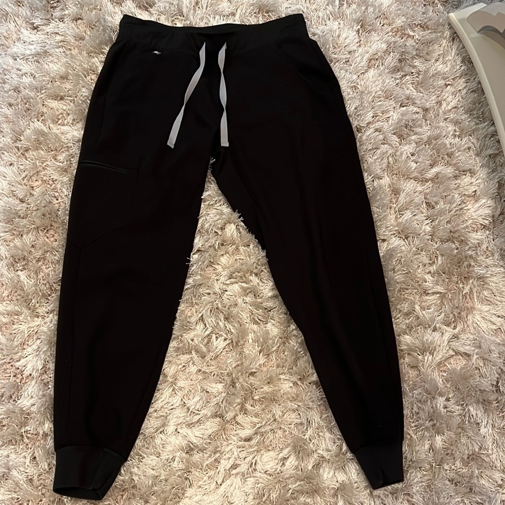 Figs Black Zamora Small Petite